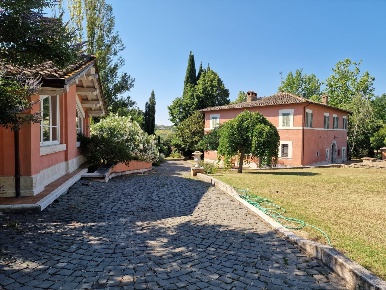 Foto Villa unifamiliare in Strada di Collevaglione, Narni di 550 m²