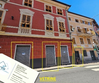 Foto Locale commerciale in Via A. Gavino 90 R, Campomorone Centro di 135 m²