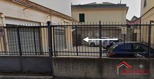 Foto Posti auto in Via Antonio Canobbio, Genova Sestri Ponente di 3 m²