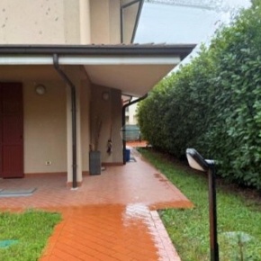 Foto Appartamento in Francia, Desenzano del Garda Centro Storico di 207 m²