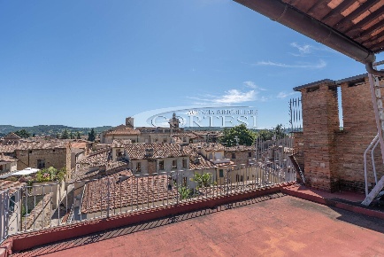 Foto Appartamento a Città di Castello di 440 m² con 16 locali in vendita