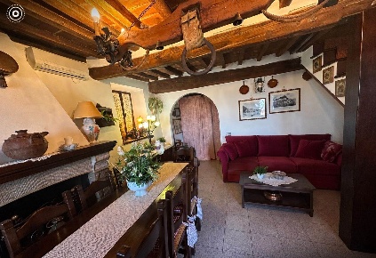 Foto Appartamento a Cetona Centro di 157 m² con 6 locali in vendita
