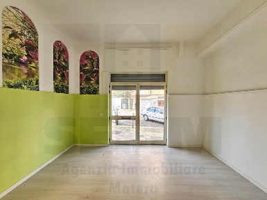 Foto Ufficio in VIA PASSARELLI, Matera Centro di 30 m² con 2 locali