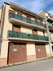Foto Casa indipendente a Naro di 220 m² con 8 locali in vendita