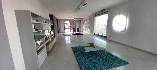 Foto Locale commerciale in Via Circumvallazione 35, Nola di 500 m²