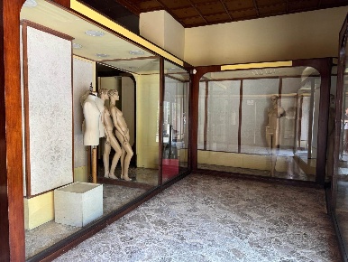 Foto Negozio in Via del Carmine 155, Salerno Carmine di 172 m² in affitto