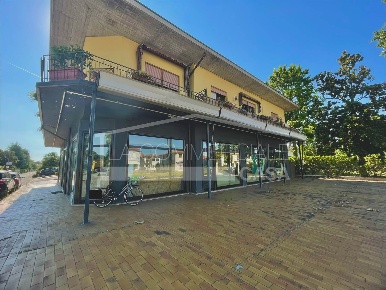 Foto Negozio a Preganziol di 770 m² con 2 locali in vendita