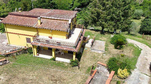 Foto Villa bifamiliare in sant'agostino, Poggio Catino di 135 m² in vendita