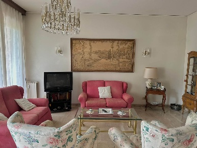 Foto Appartamento in Via Toscanini, Firenze Novoli di 150 m² con 6 locali