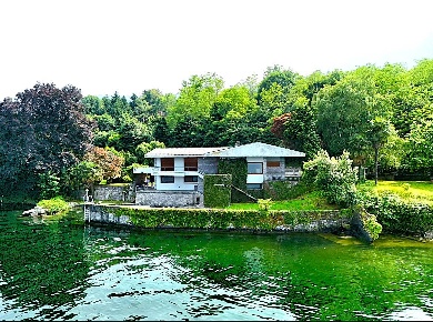 Foto Villa unifamiliare a Stresa Pallanza Lago di 300 m² con 6 locali