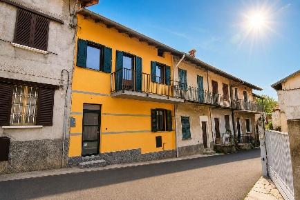 Foto Appartamento in Via San Francesco D'assisi 3, Cogliate di 70 m²