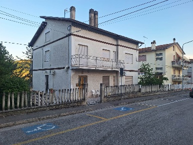 Foto Casa indipendente a Fermo Ponte Ete Caldarette di 402 m² con 12 locali