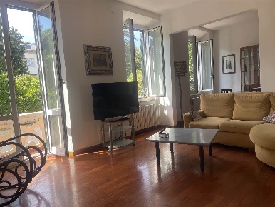 Foto Appartamento in via del mare, Livorno Ardenza di 149 m² con 8 locali