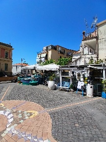 Foto Attività commerciale a Vietri sul Mare Centro di 75 m² con 3 locali