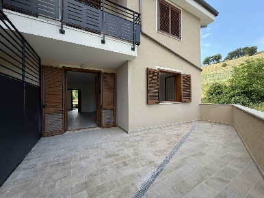 Foto Appartamento in Contrada Pian di Giove, Muccia di 115 m² con 5 locali