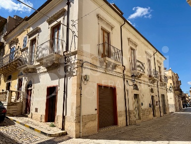 Foto Casa indipendente in Via PRINCIPE DI CARIGNANO 90, Comiso Centro