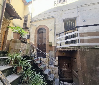Foto Appartamento in Via Don Francesco Raimondi 20, Montelanico di 63 m²