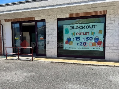 Foto Attività commerciale in Via Giulio Tedeschi SNC, Isernia Centro