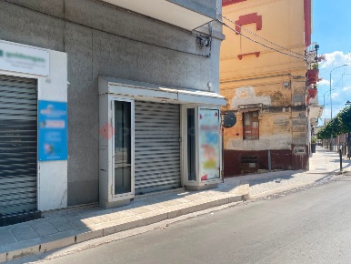 Foto Negozio in Piazza Principe di Piemonte 46, Grottaglie di 37 m²
