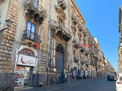 Foto Appartamento in Via Garibaldi 117, Catania Centro Storico di 90 m²