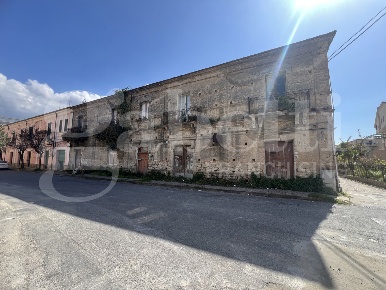 Foto Casa indipendente in Via GARIBALDI 17, Amantea Centro di 460 m²