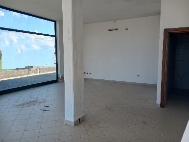 Foto Locale commerciale a Cascina Semicentro di 70 m² con 1 locali