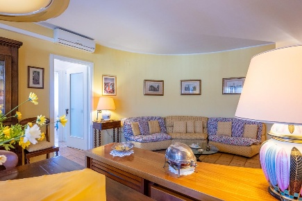 Foto Appartamento a Cascina Semicentro di 97 m² con 5 locali in vendita