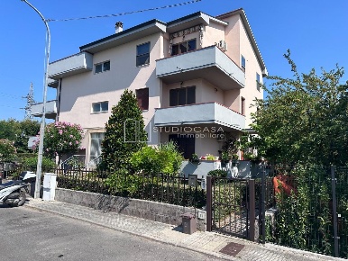 Foto Appartamento a Pisa San Giusto - Aeroporto di 90 m² con 4 locali