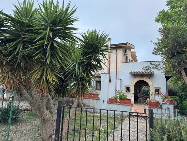 Foto Villa a schiera a Partinico di 120 m² con 4 locali in vendita