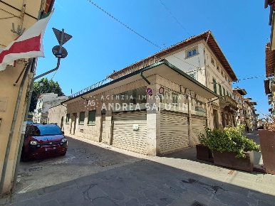 Foto Negozio a Santa Croce sull'Arno Centro di 51 m² con 1 locali