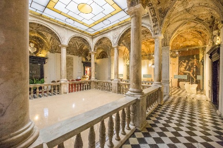 Foto Appartamento in Piazza Campetto, Genova Caricamento di 320 m²