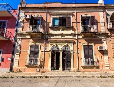 Foto Appartamento in Corso Gaetano dAgata, Avola Centro di 184 m²