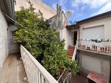 Foto Appartamento in Piazzaa Roma 4, Paupisi Centro di 248 m² con 15 locali