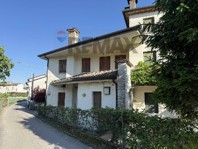Foto Locale commerciale in Via Sant'Andrea 2, Maser Muliparte di 218 m²