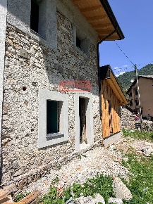 Foto Appartamento a Barcis di 90 m² con 5 locali in vendita