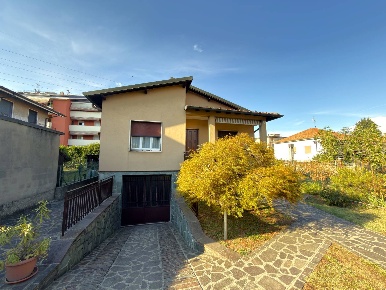Foto Villa unifamiliare in via Verdi 11, Trezzo sull'Adda di 205 m²