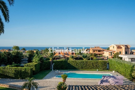 Foto Villa unifamiliare in Via Tringali, Augusta di 370 m² con 15 locali