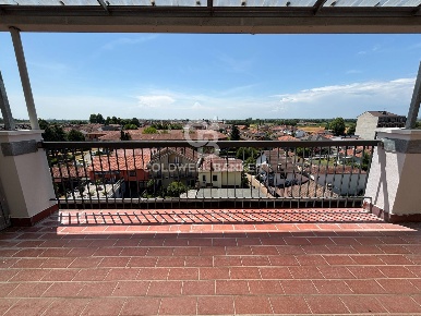 Foto Attico in Via XXIV Maggio 6, Carignano Centro di 114 m² con 3 locali