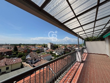 Foto Attico in Via XXIV Maggio 6, Carignano Centro di 114 m² con 3 locali