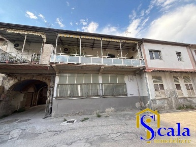 Foto Appartamento in VIA GIACOMO STROFFOLINI, Casapulla di 95 m² in vendita