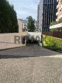 Foto Posti auto in Via Della Moscova 26, Milano Moscova di 15 m² in vendita