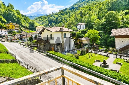 Foto Casa indipendente in VIA MOLINI 7, Dossena di 395 m² con 10 locali