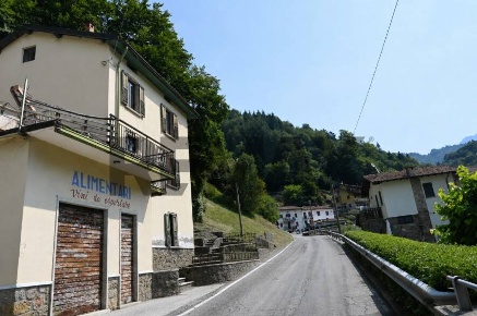 Foto Casa indipendente in VIA MOLINI 7, Dossena di 395 m² con 10 locali