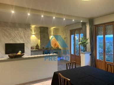 Foto Appartamento a Castelfiorentino di 120 m² con 5 locali in affitto
