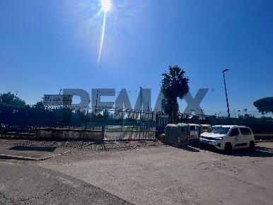 Foto Negozio in Traversa Iv Cupa Capodichino 52, Napoli Ponti Rossi