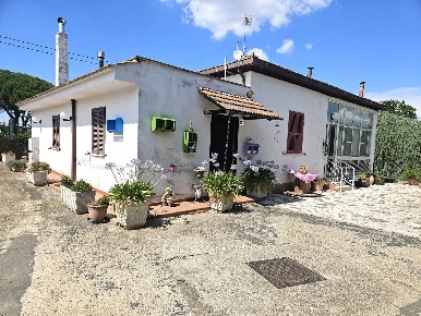 Foto Casa indipendente in Strada Teverina, Viterbo Teverina di 100 m²