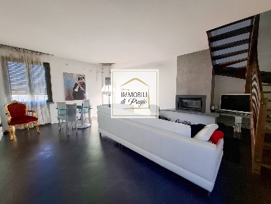 Foto Attico in Via Giuseppe Varesi, Parma Vicofertile di 780 m² in vendita