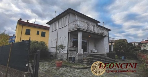 Foto Case semi ndipendenti in Via F. Petrarca, Villafranca in Lunigiana