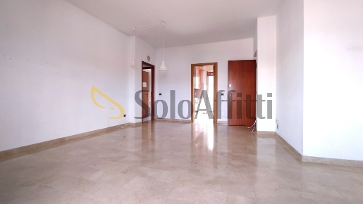 Foto Appartamento in Via Colli di Sant'Erasmo, Legnano di 100 m² in affitto