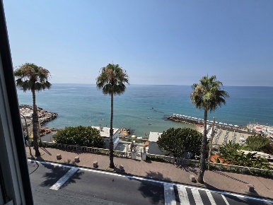 Foto Appartamento in Corso Giuseppe Mazzini 371, Sanremo di 115 m²